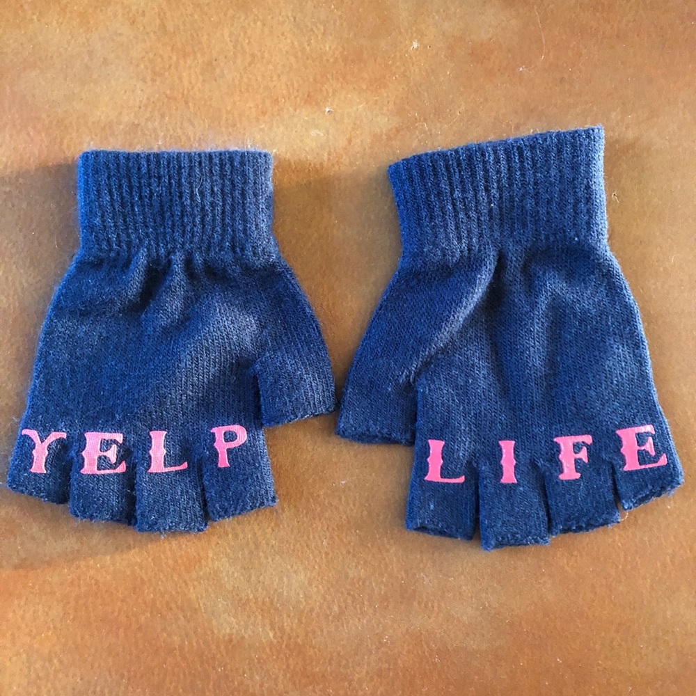 YELP LIFE fingerless gloves